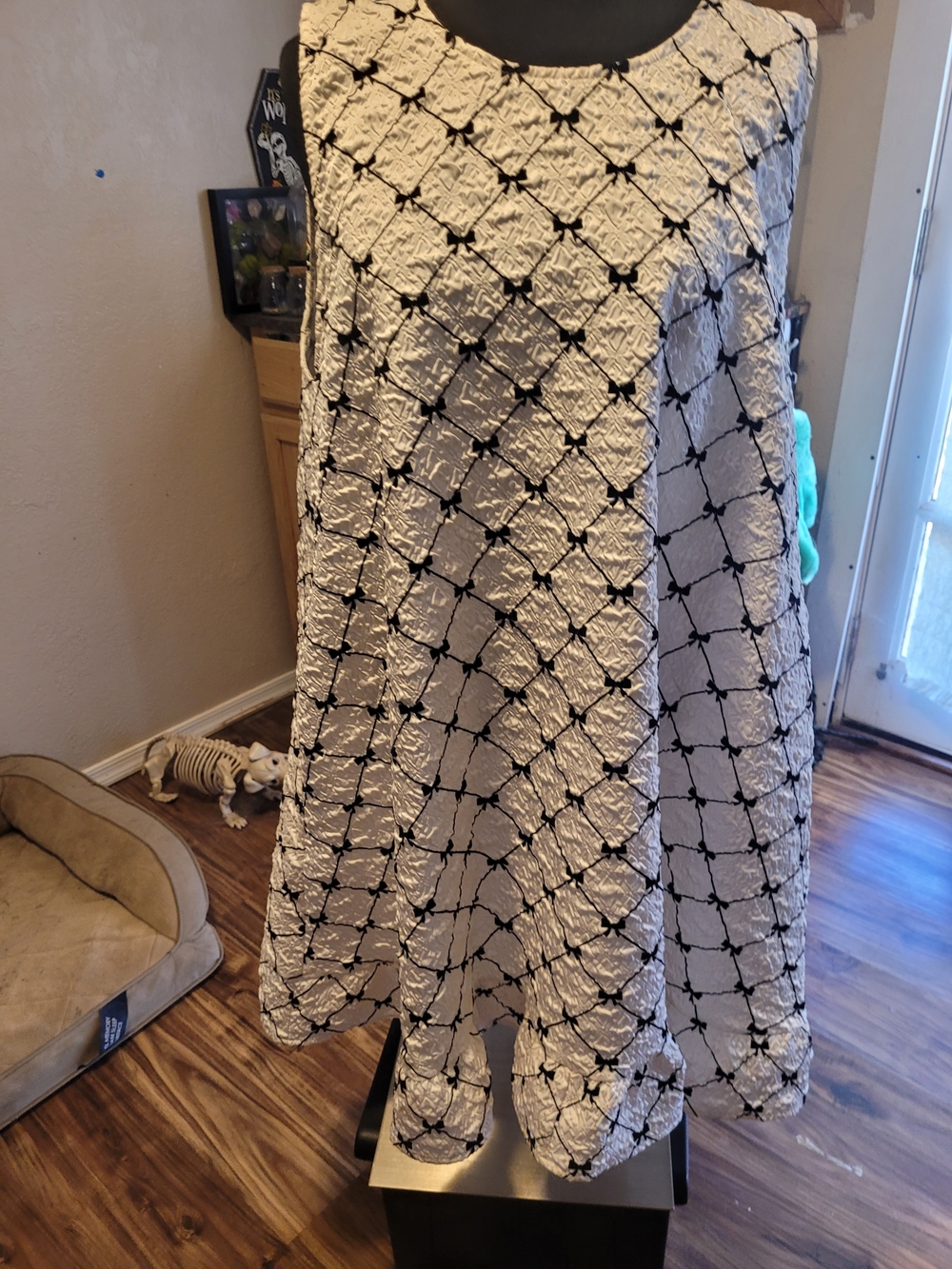 Source Unknown Cream & Black Textured Midi Dress